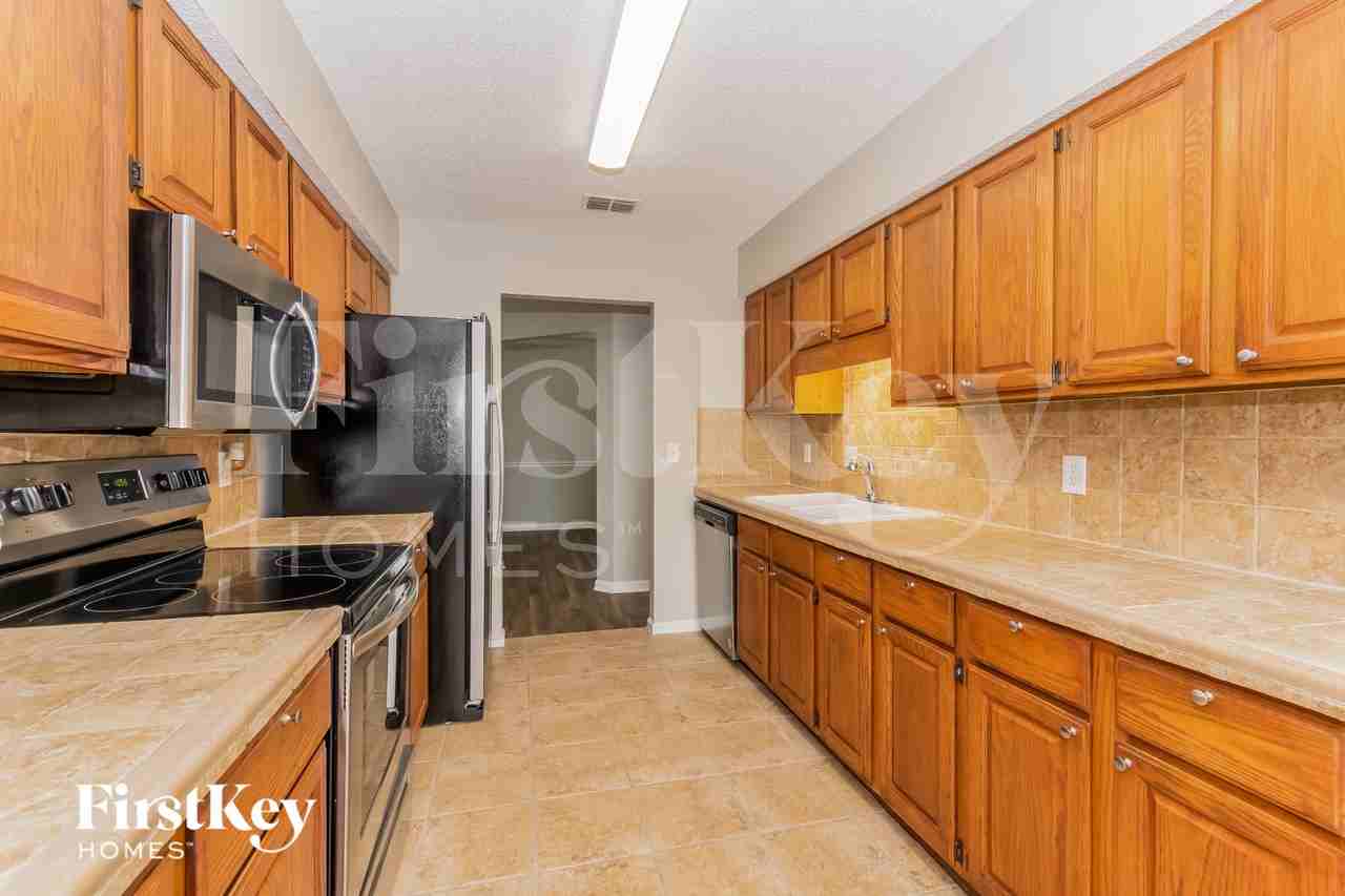 1383 Mayberry Ln - Photo 5 of 15