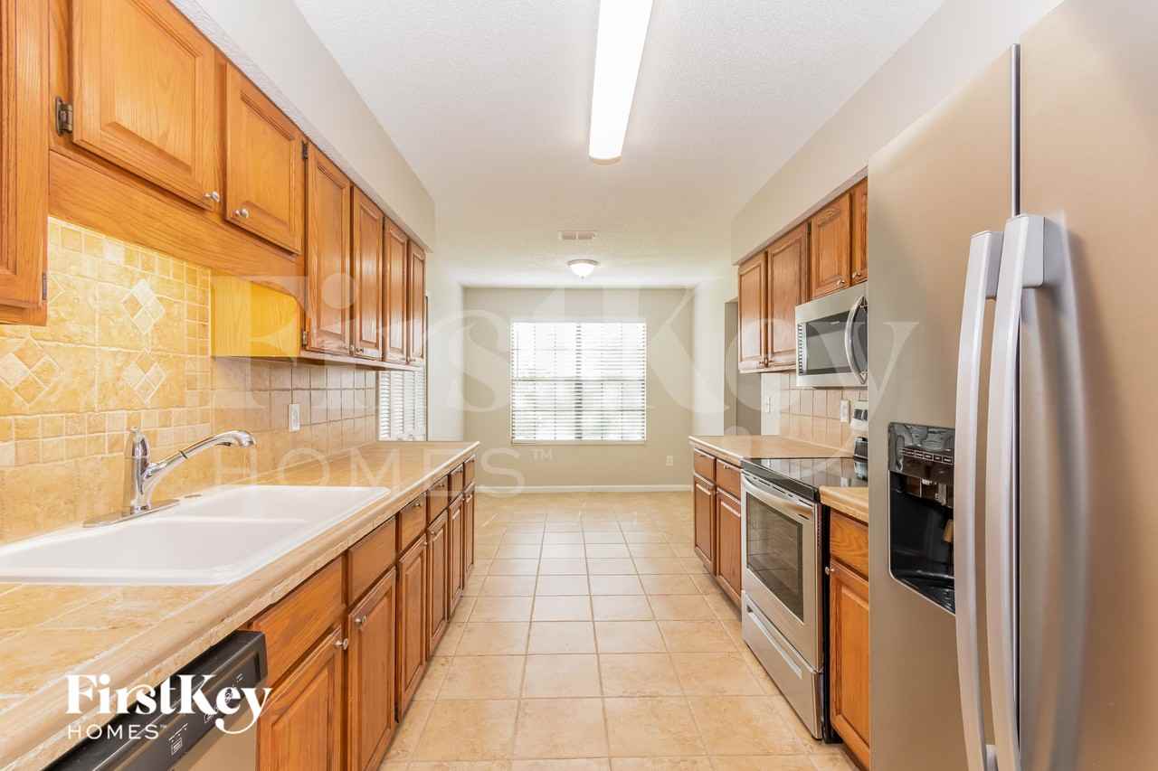 1383 Mayberry Ln - Photo 6 of 15