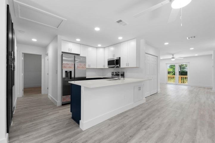 720 McIntosh Street - Photo 3 of 8