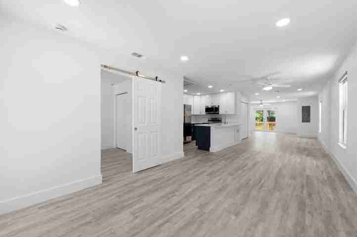 720 McIntosh Street - Photo 5 of 8