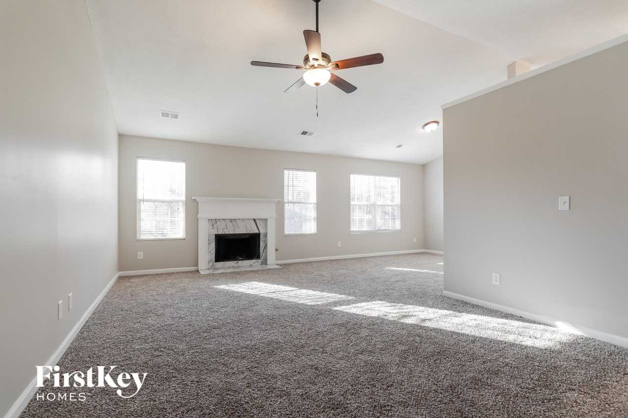 1698 Fort Connors Way - Photo 2 of 15