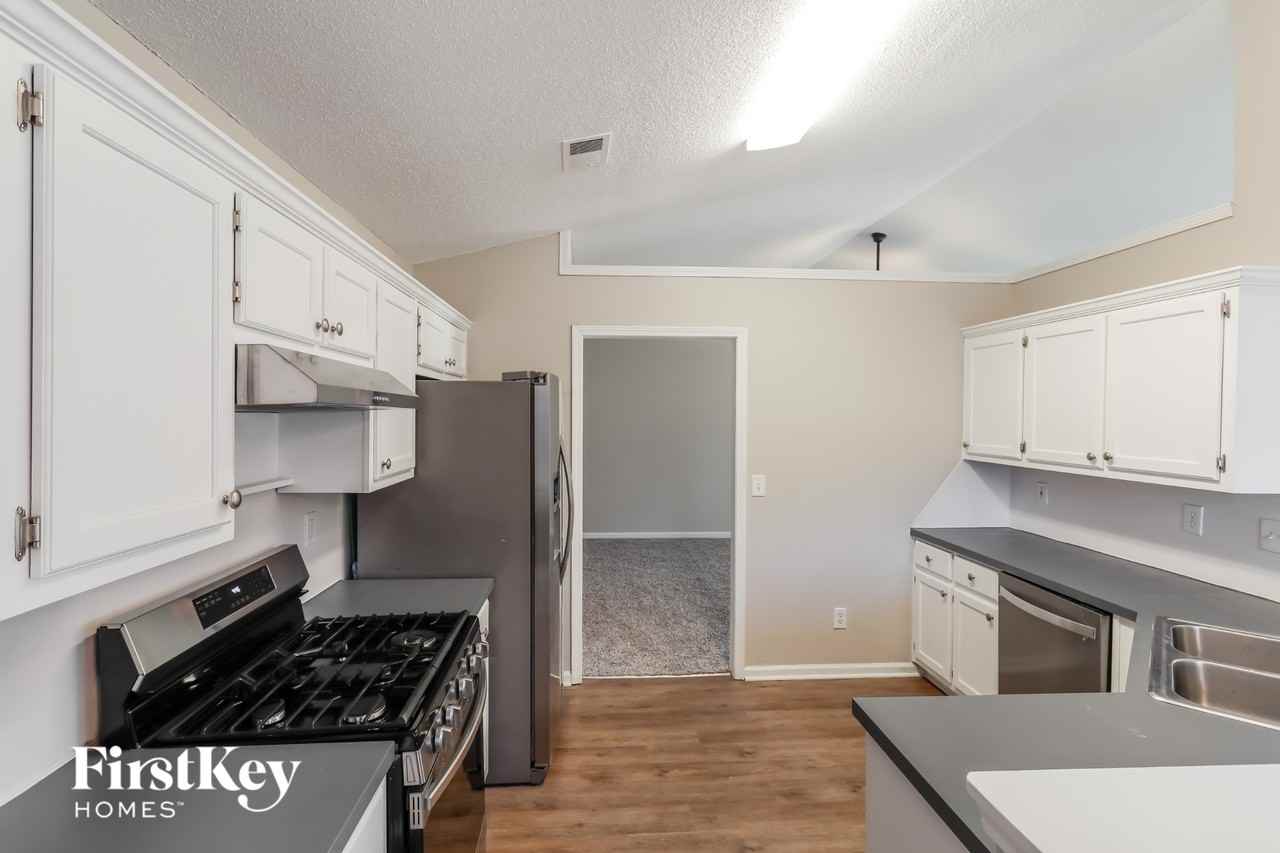 1698 Fort Connors Way - Photo 4 of 15