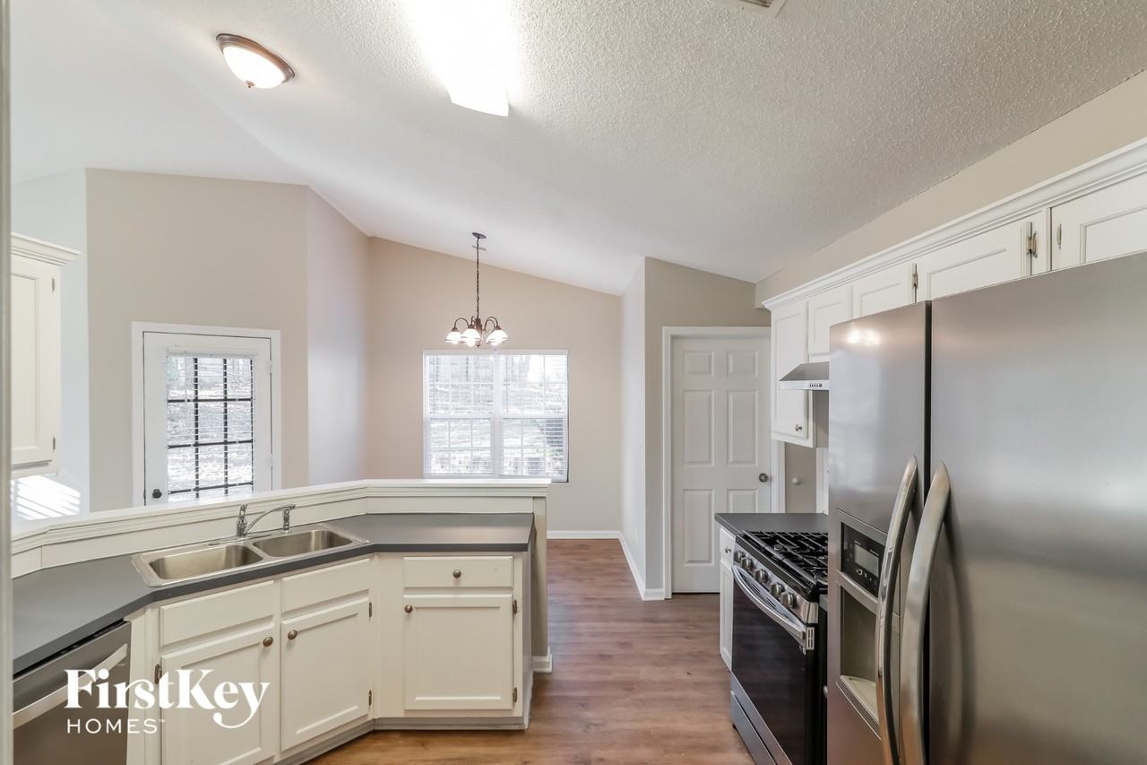 1698 Fort Connors Way - Photo 5 of 15