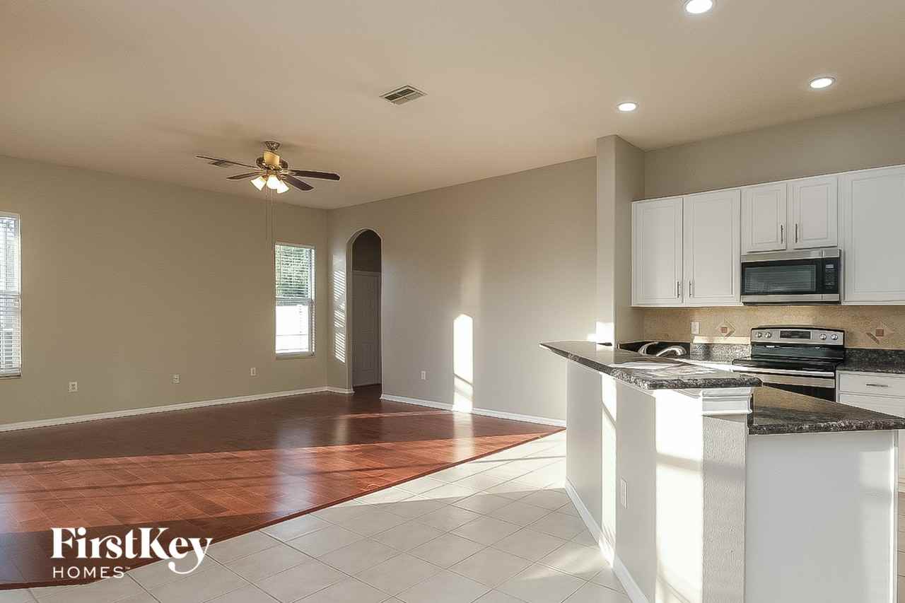 5032 Balsam Dr - Photo 7 of 15