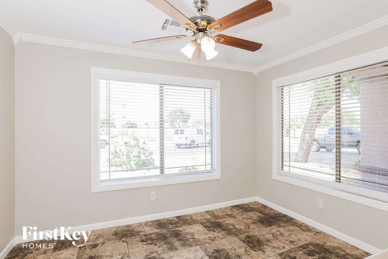 15019 W Gelding Dr - Photo 4 of 15
