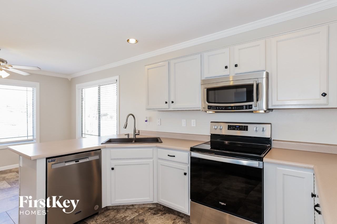 15019 W Gelding Dr - Photo 5 of 15