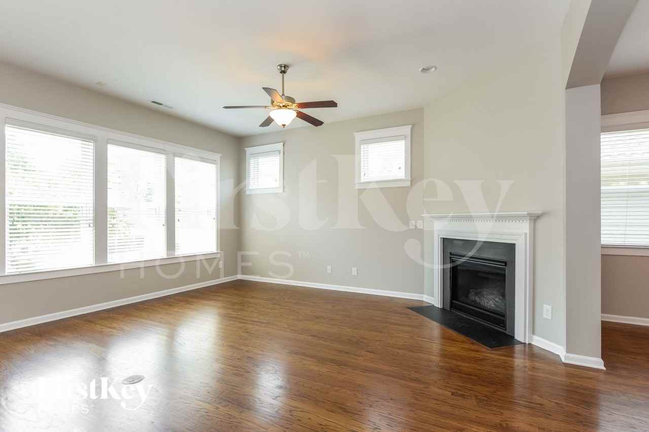 1118 Assembly St - Photo 2 of 14