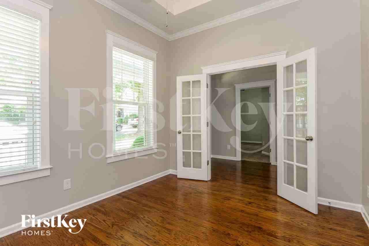 1118 Assembly St - Photo 7 of 14