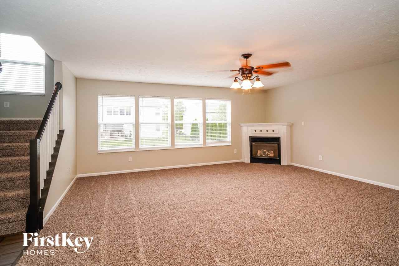 2323 S Moeller Cir - Photo 2 of 15