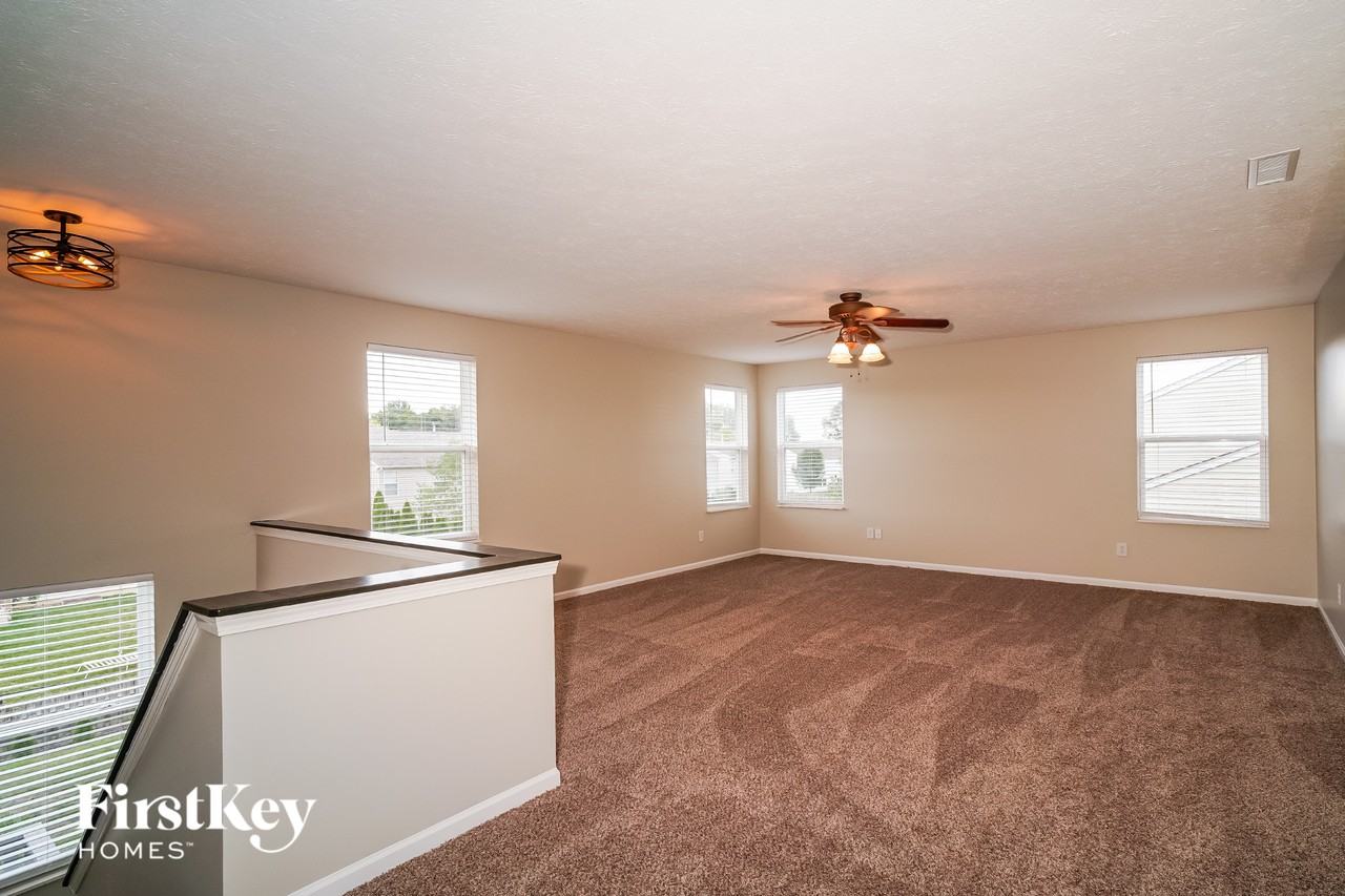 2323 S Moeller Cir - Photo 7 of 15