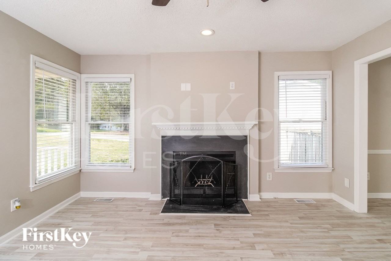 432 Shadybrook Rd - Photo 2 of 15