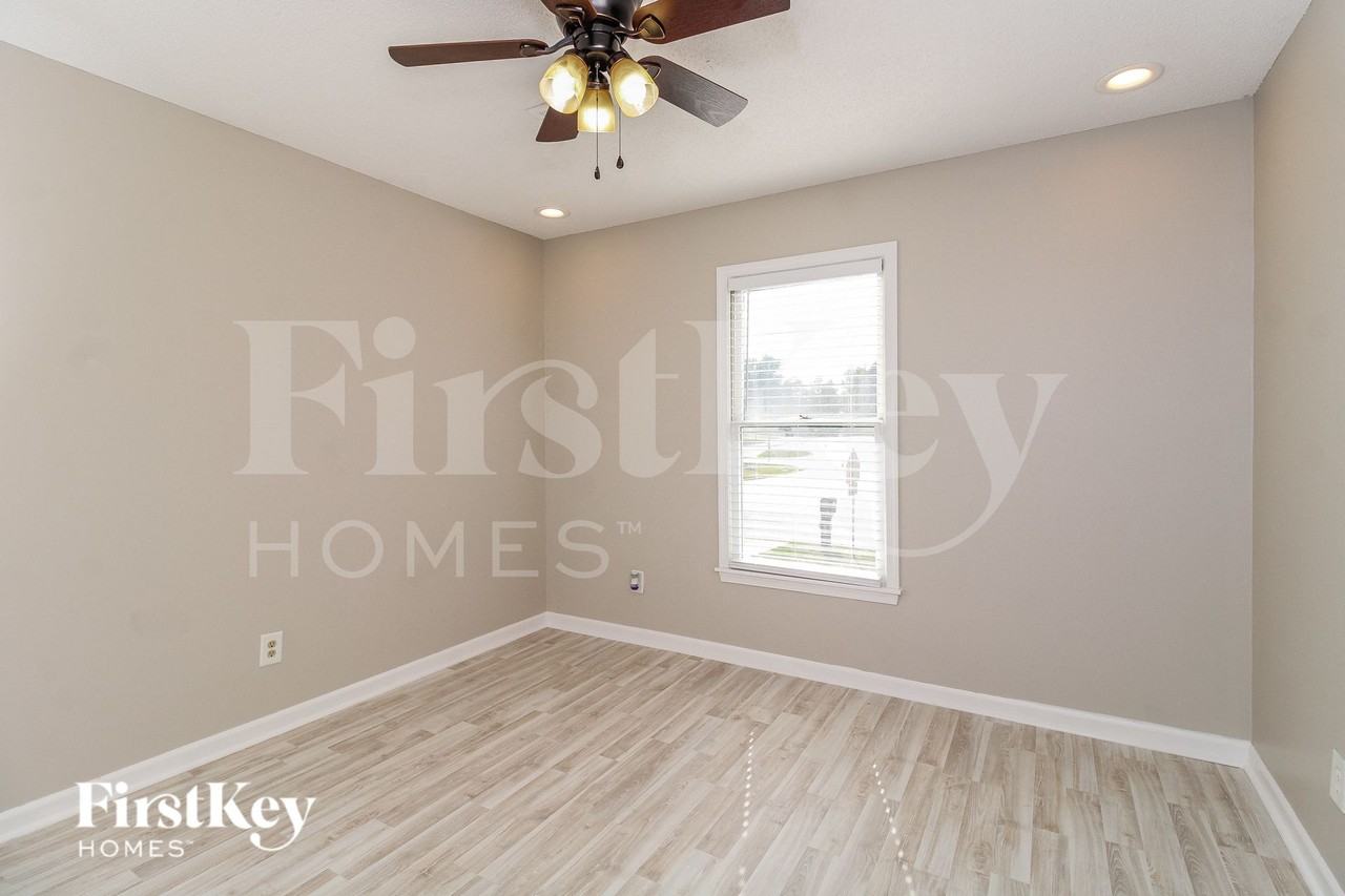 432 Shadybrook Rd - Photo 5 of 15