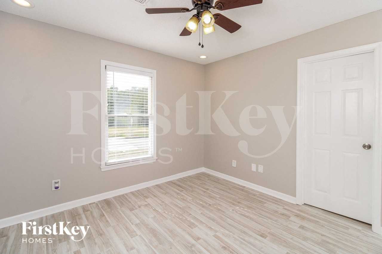 432 Shadybrook Rd - Photo 6 of 15