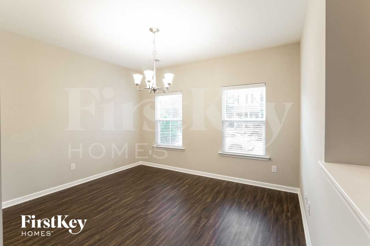 413 Forsythia Ave - Photo 5 of 15