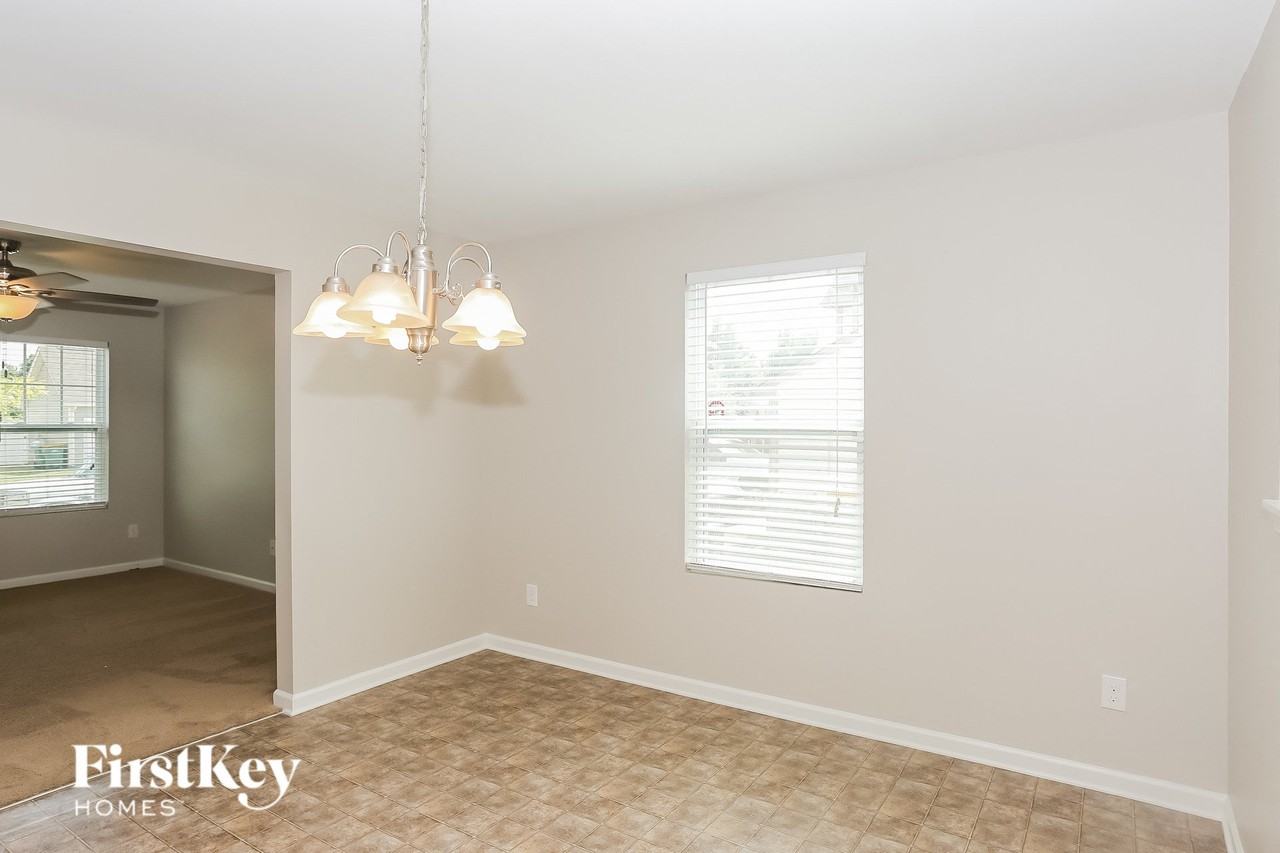 8180 Thornton St - Photo 6 of 15