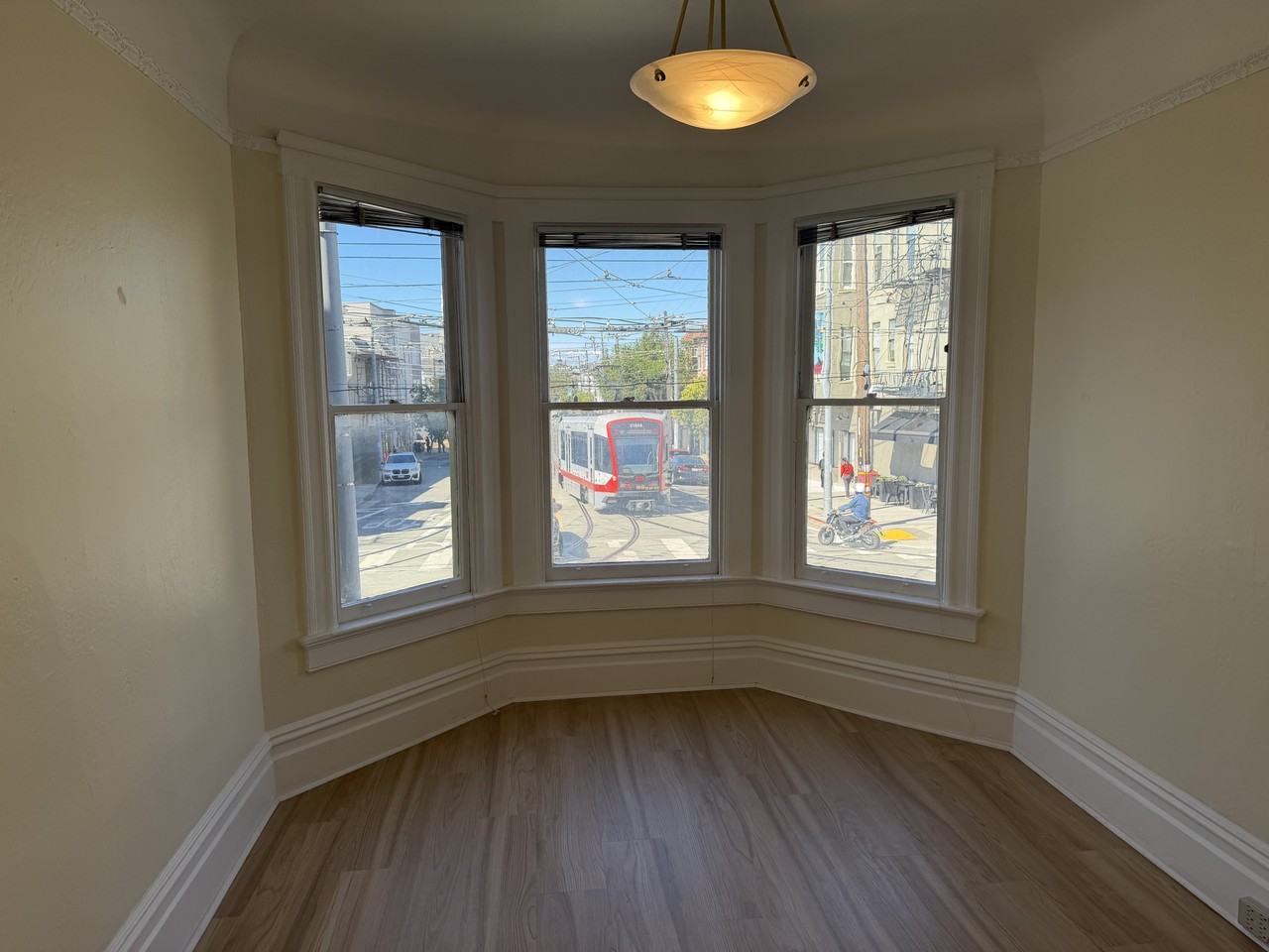 285 30th St #285 - Photo 2 of 13