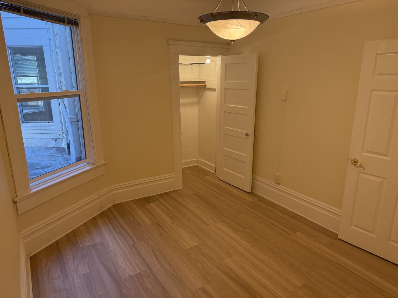 285 30th St #285 - Photo 4 of 13