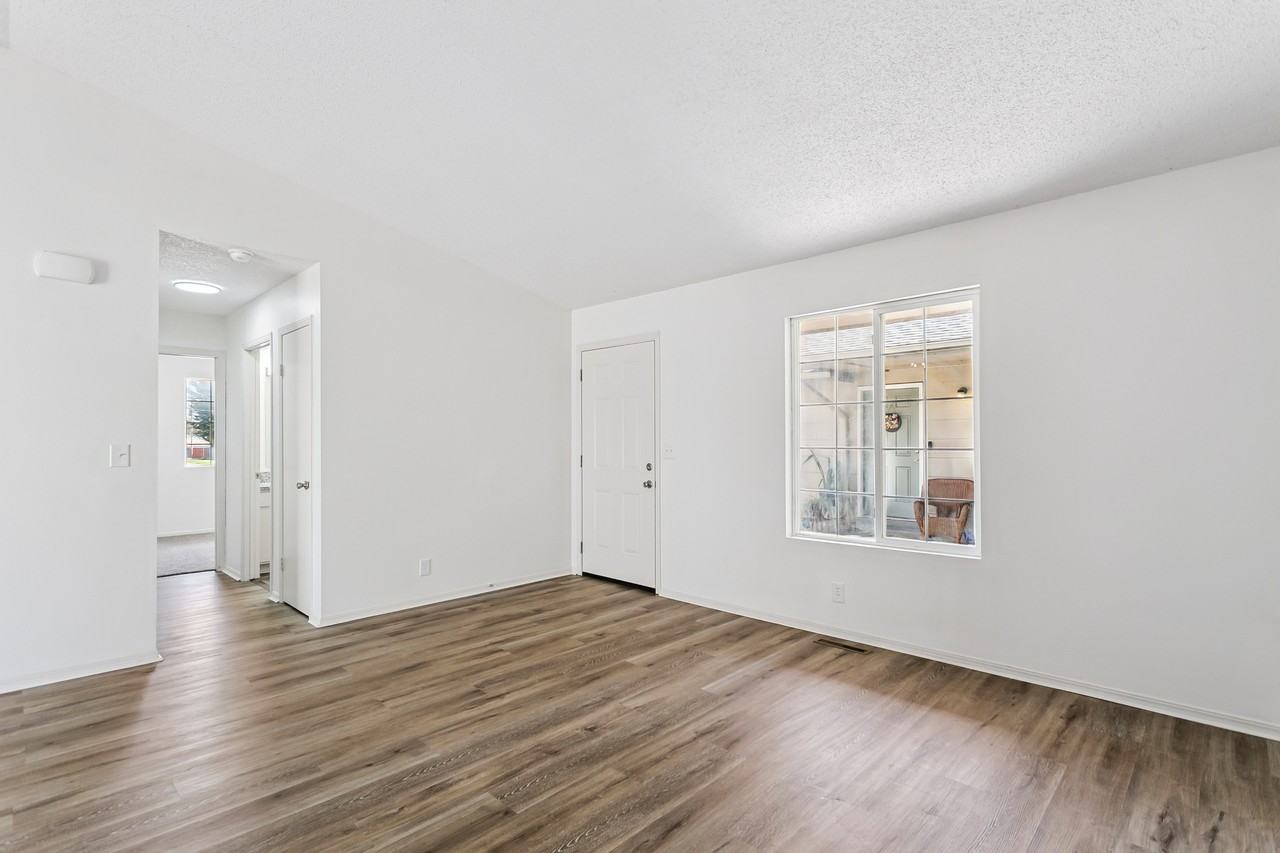 4319 S Elizabeth Ave #1 - Photo 5 of 15