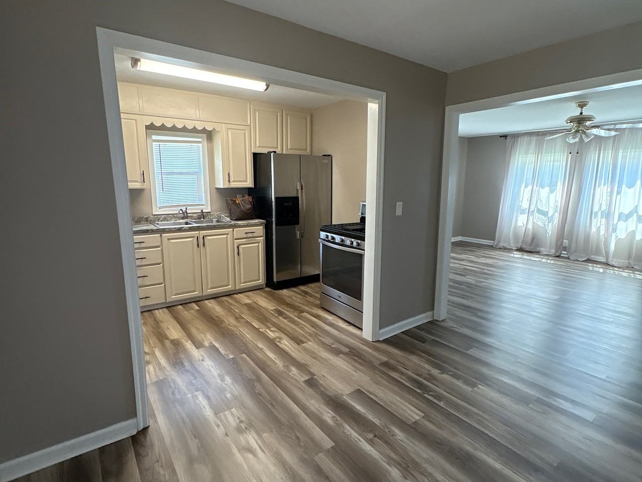 828 E 5th St #NA - Photo 6 of 22