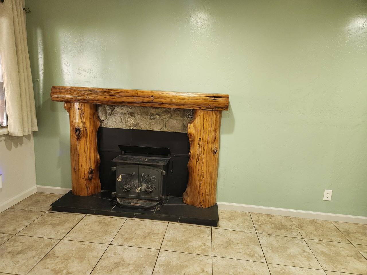 25225 Lodge Rd - Photo 2 of 12
