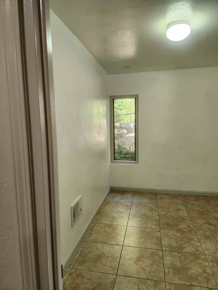 25225 Lodge Rd - Photo 7 of 12