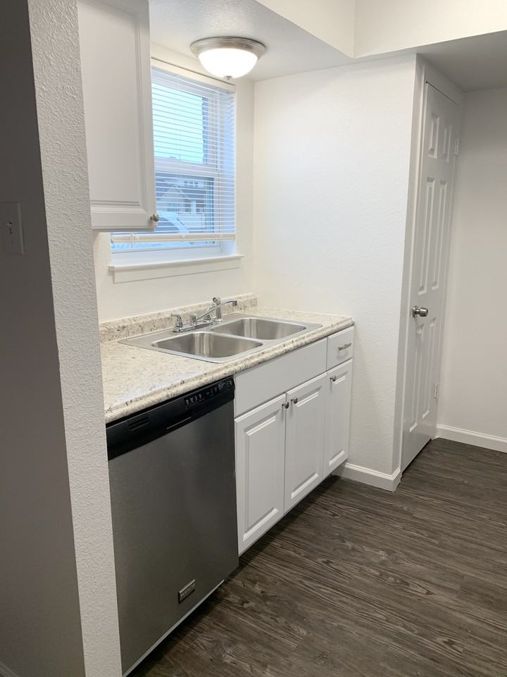 4002 Esters Rd #4002 - Photo 3 of 18