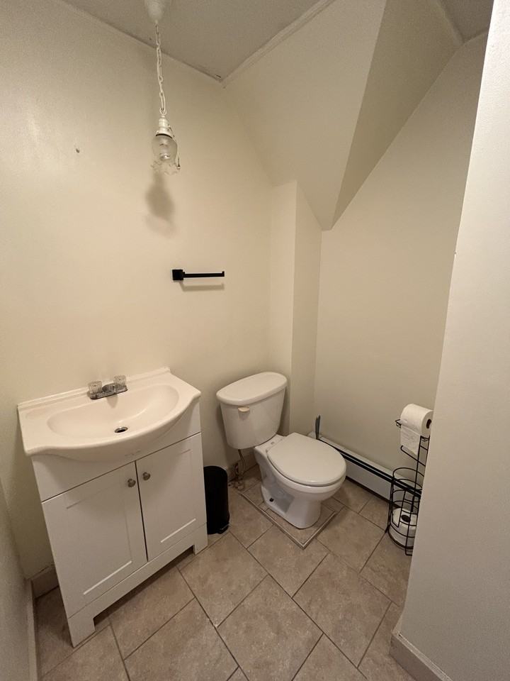 72 Willetts Ave #2 - Photo 6 of 10