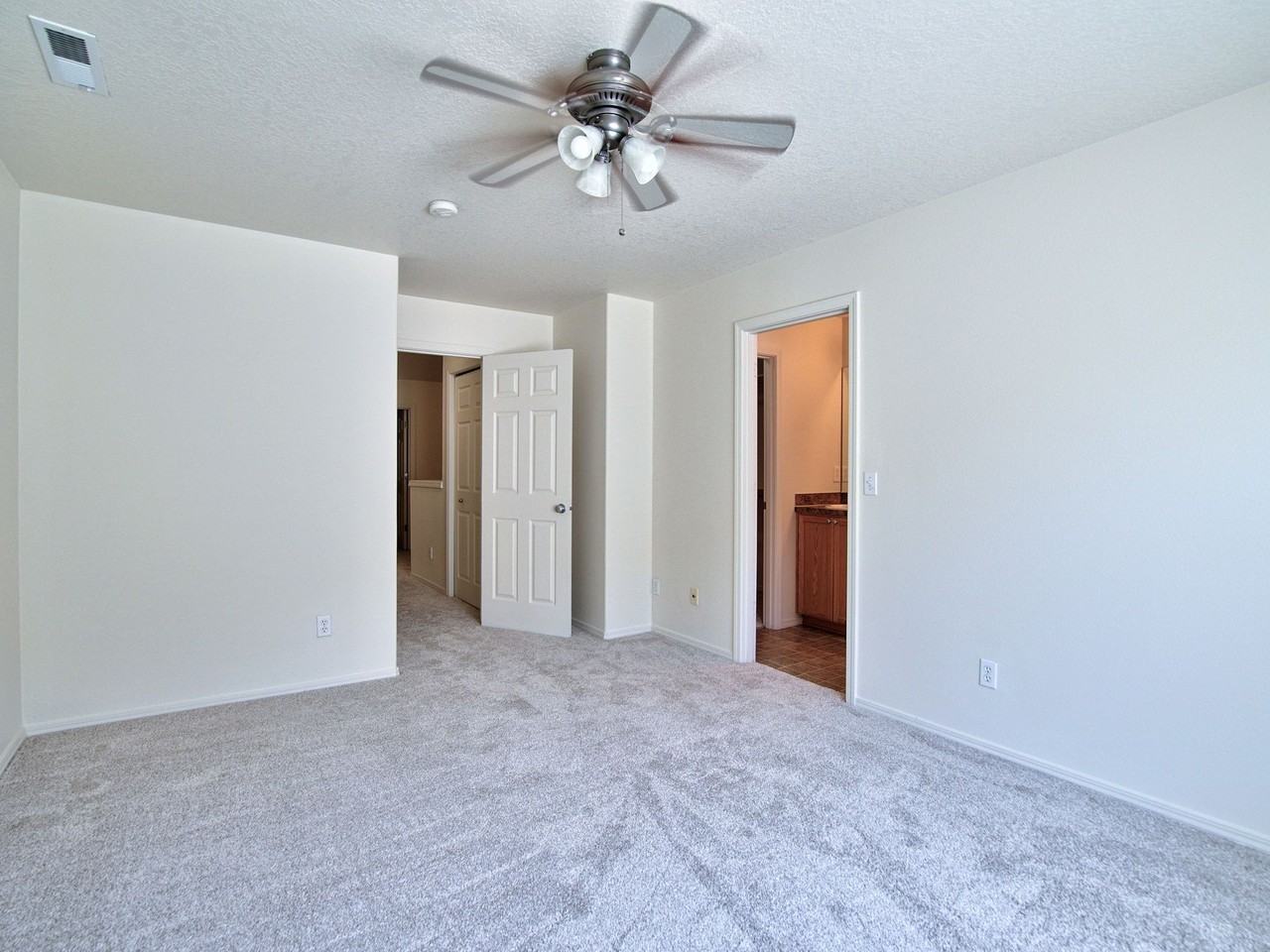 17072 Sw Rockridge Ct #1 - Photo 3 of 19