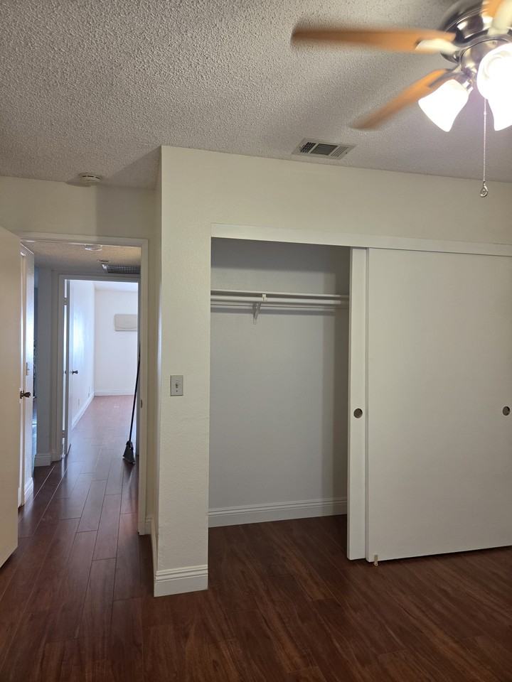 1368 Randolph Cir - Photo 6 of 10