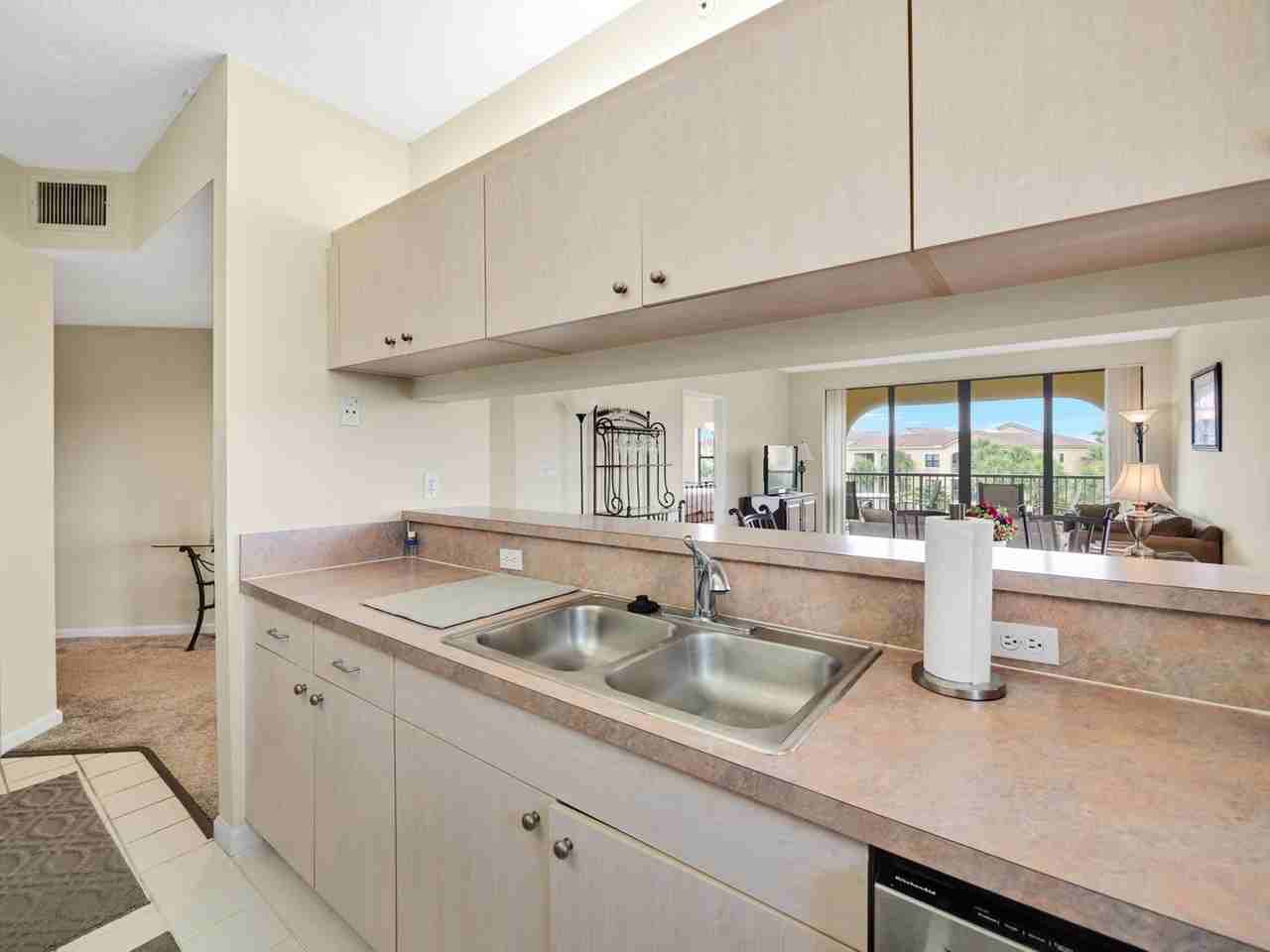 200 Uno Lago Drive - Photo 7 of 8