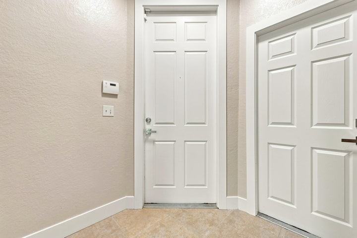 813 Pipers Cay Drive - Photo 4 of 8
