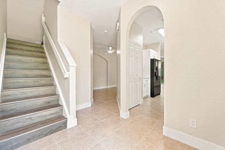 813 Pipers Cay Drive - Photo 3 of 8