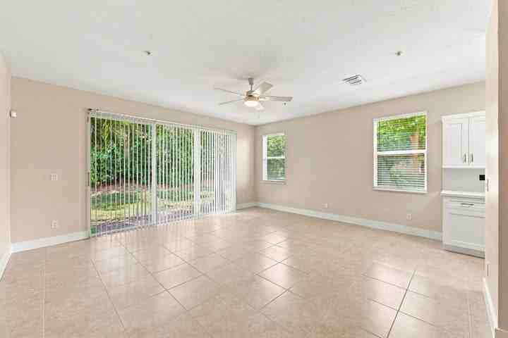813 Pipers Cay Drive - Photo 6 of 8