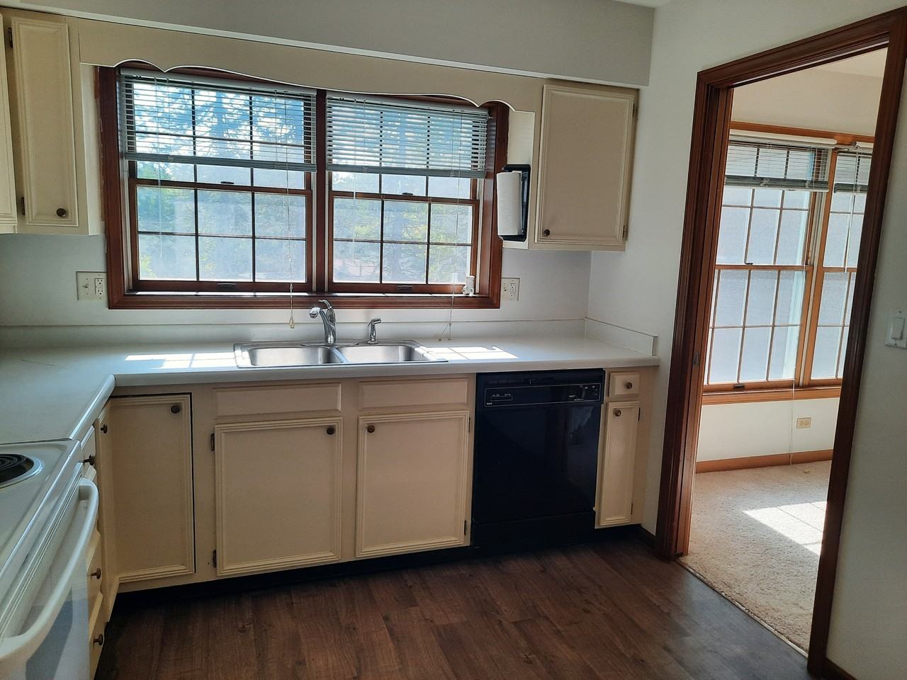 1450 Wing St #6B - Photo 4 of 39