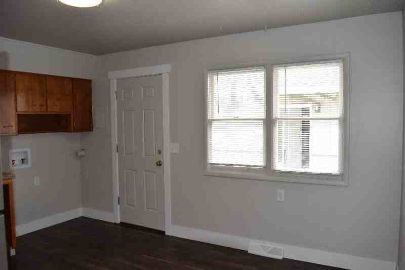 1617 9th St W - Photo 4 of 11