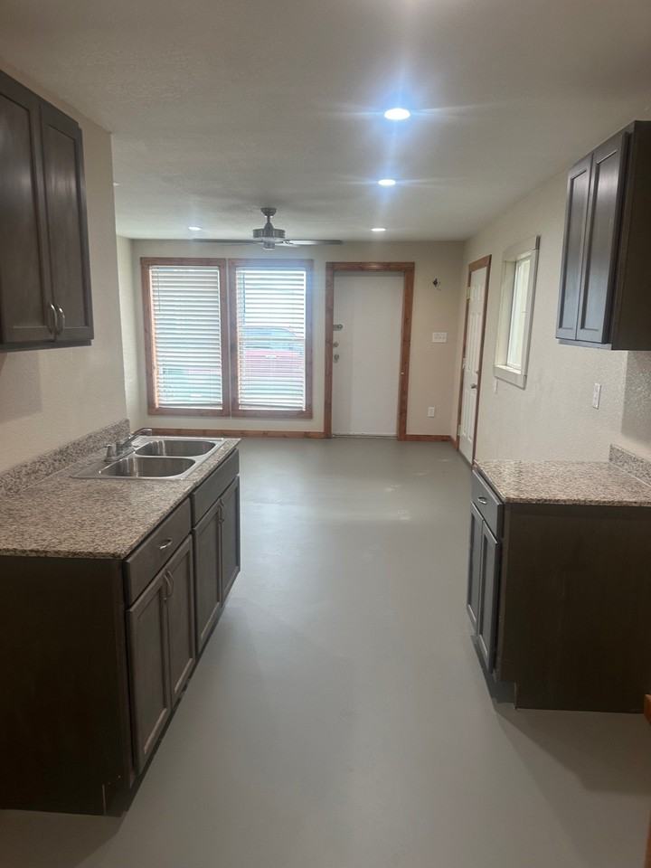 3984 Old Lorena Rd - Photo 4 of 11