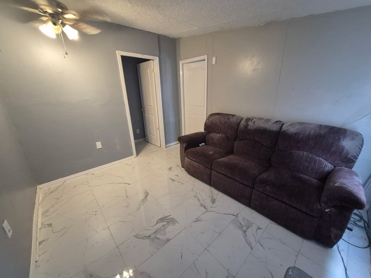 16108 Putnam St - Photo 2 of 18