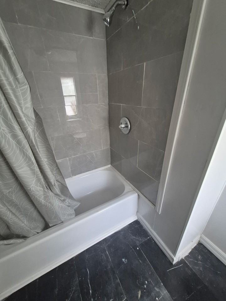 16108 Putnam St - Photo 5 of 18