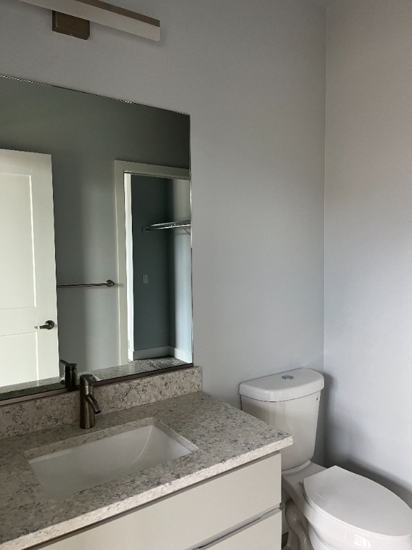909 Blondel St #103 - Photo 6 of 9