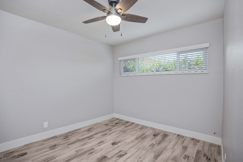 3253 Stevens Ave - Photo 5 of 10