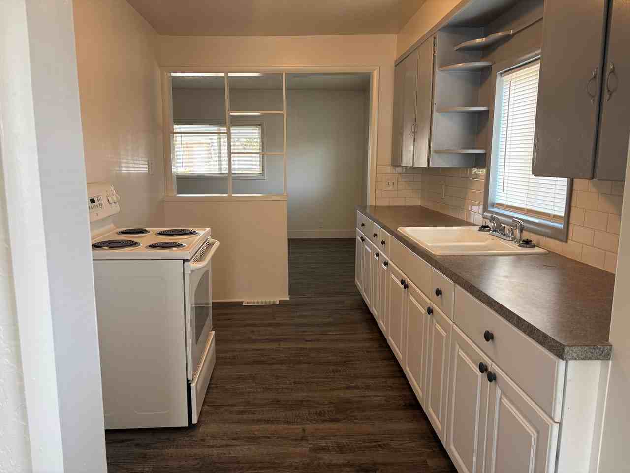 121 W Young St - Photo 5 of 15