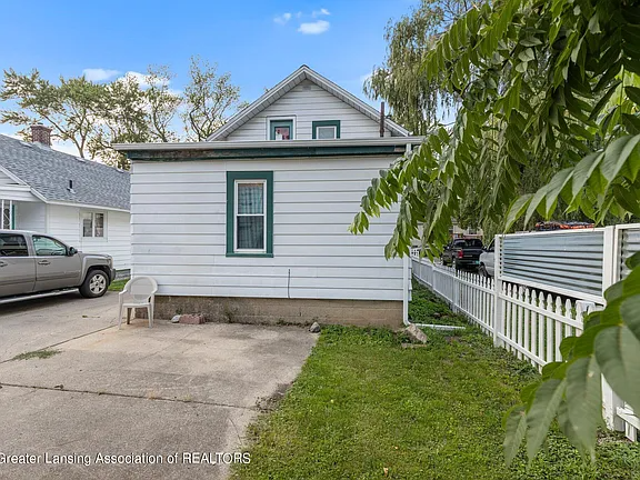 218 Paris Ave - Photo 6 of 20