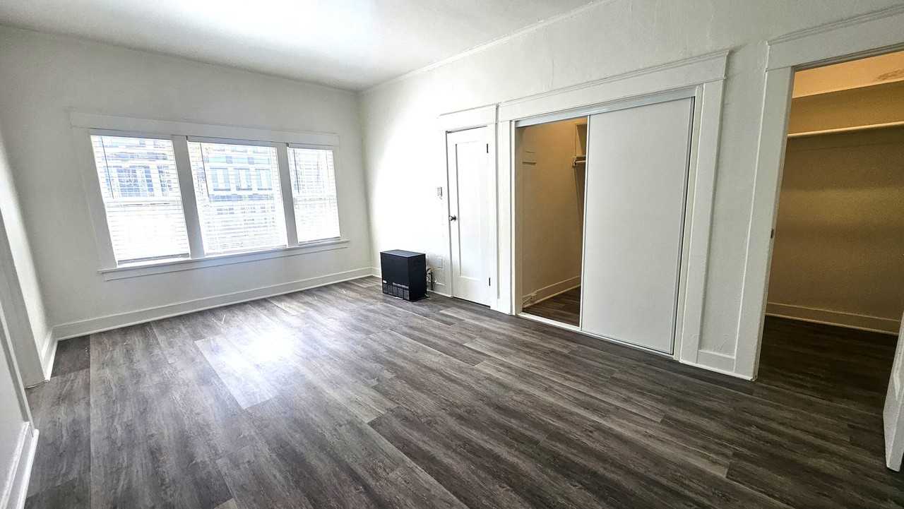 1026 Ingraham St #205 - Photo 3 of 9