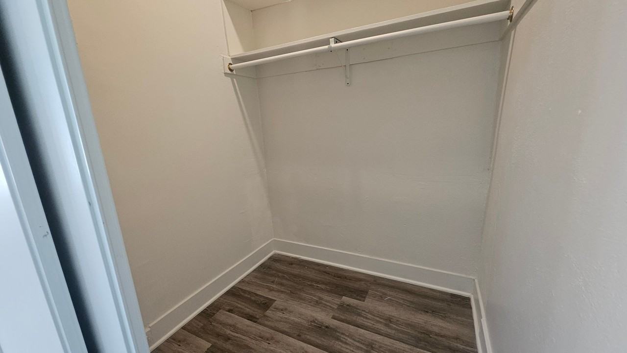 1026 Ingraham St #205 - Photo 5 of 9