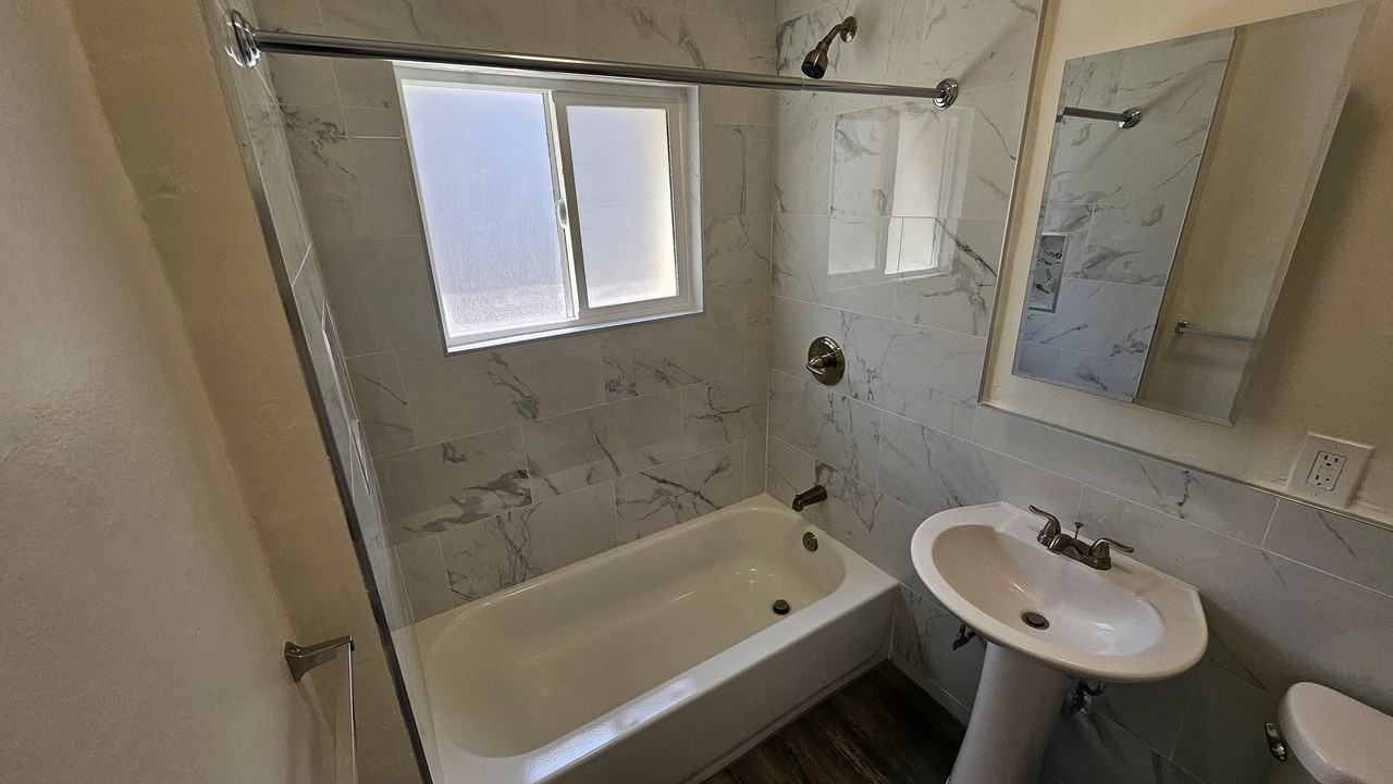 1026 Ingraham St #205 - Photo 7 of 9