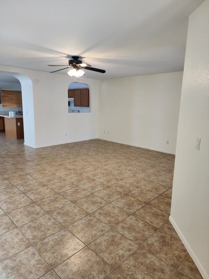 13514 E Diablo Creek Dr - Photo 6 of 16