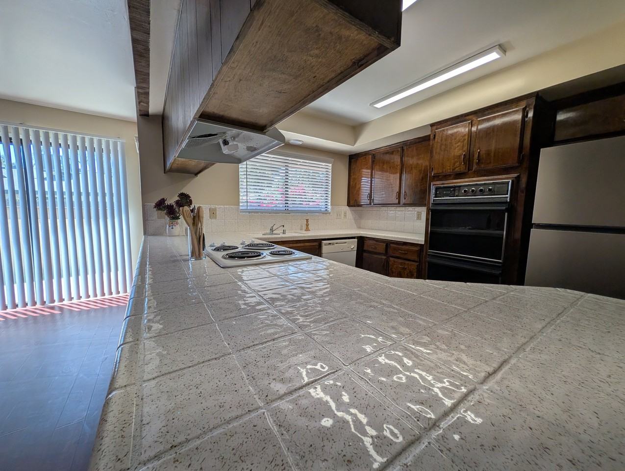 2801 Hoad Ln - Photo 4 of 19