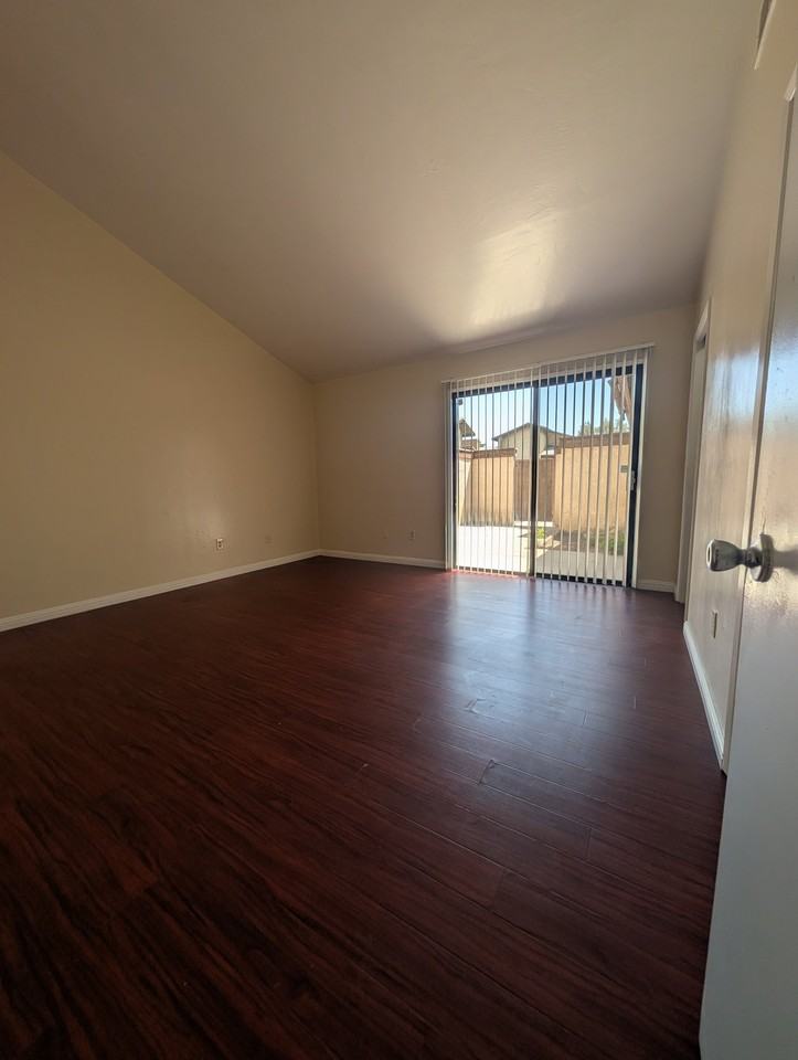 2801 Hoad Ln - Photo 7 of 19