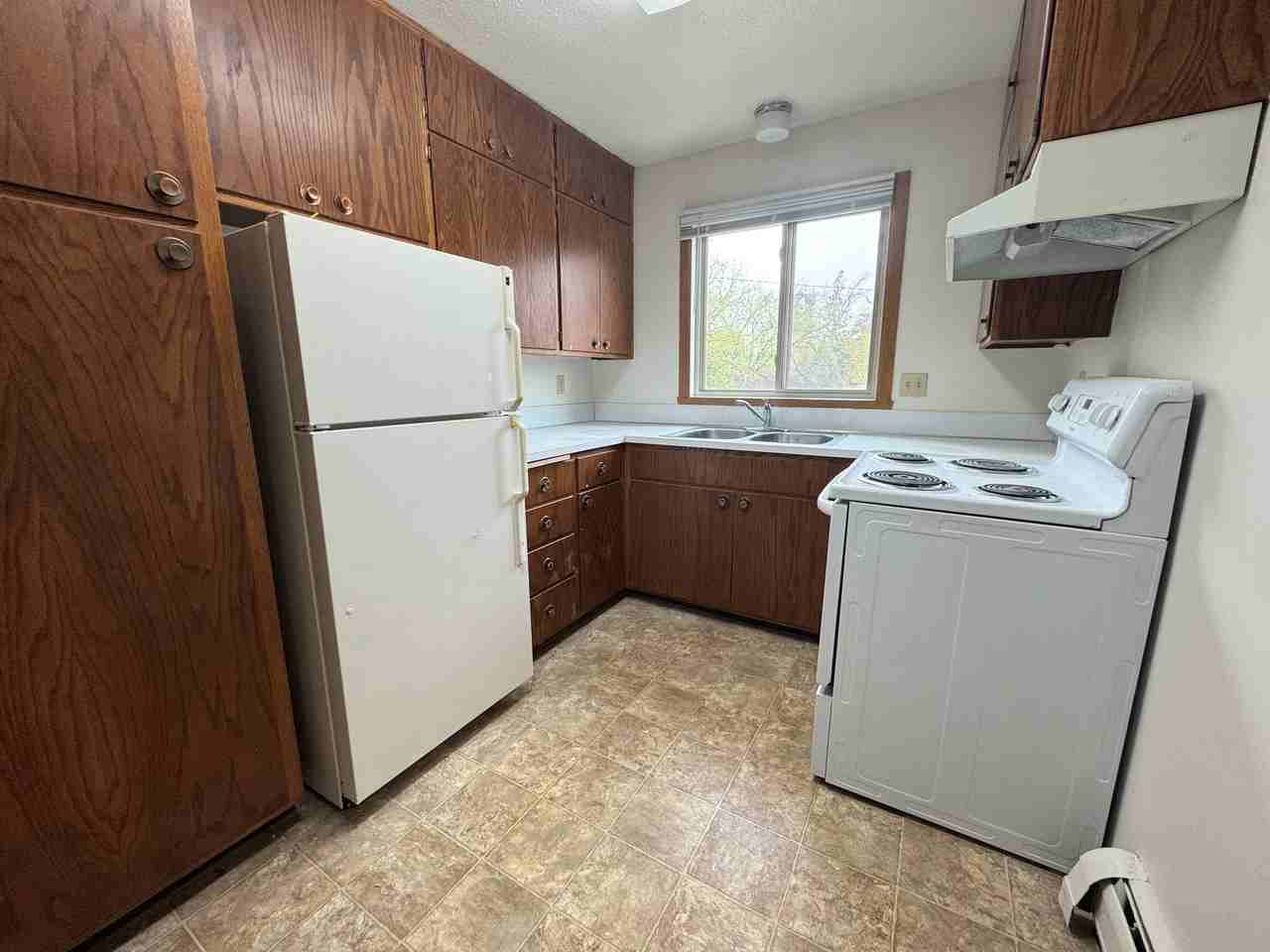 910 8th St S #5 - Photo 2 of 6