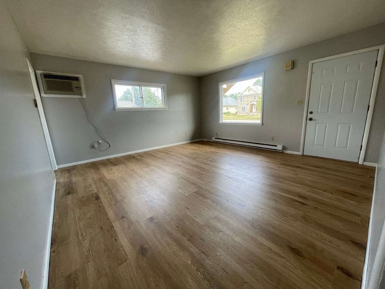 815 4th St Sw #2 - Photo 4 of 19